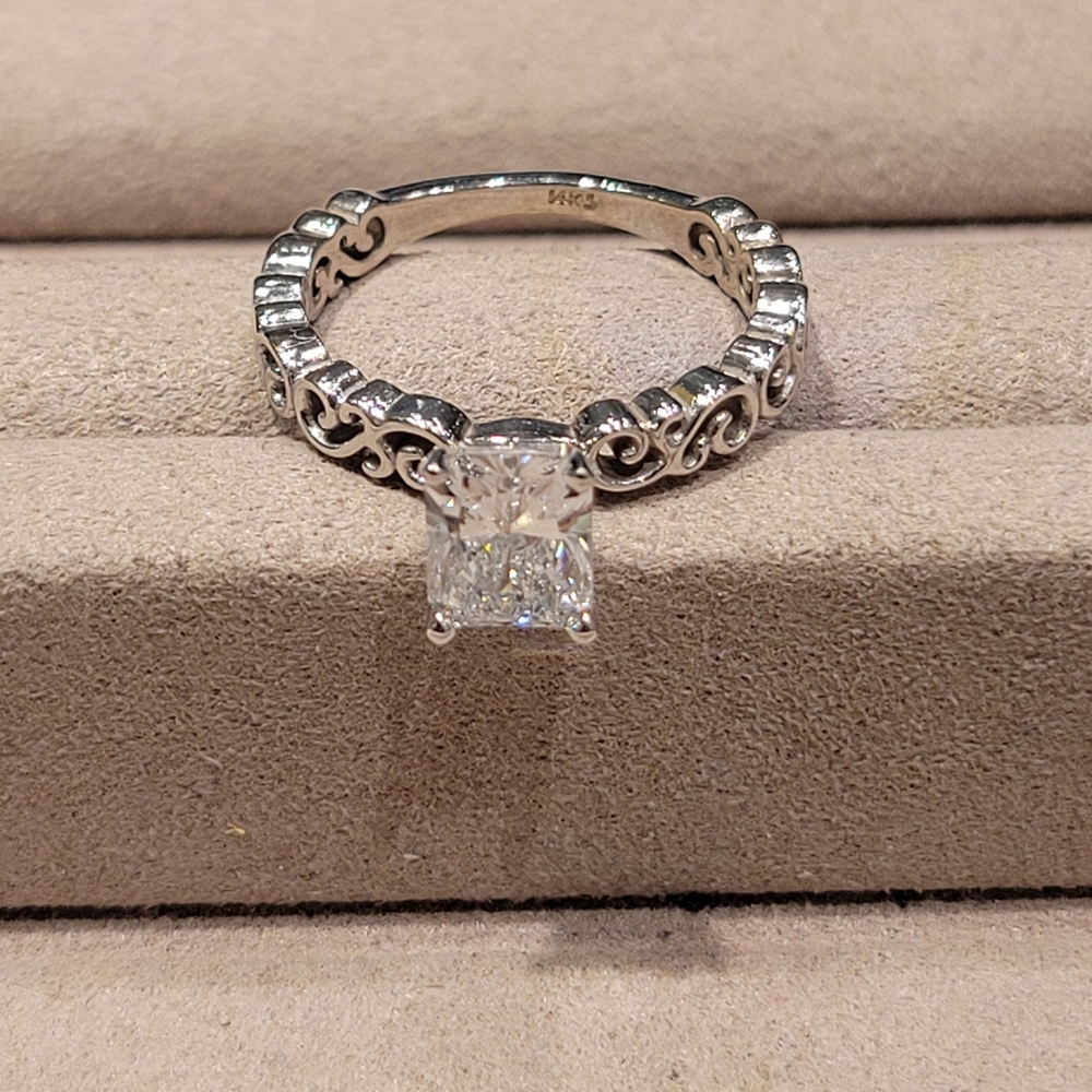 Diamond Engagement Ring W certification